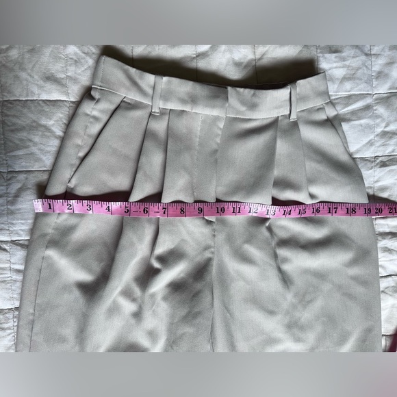 Abercrombie & Fitch Light Taupe Sloane Tailored Wide Leg Pant - 28/6 Short - Picture 7 of 11